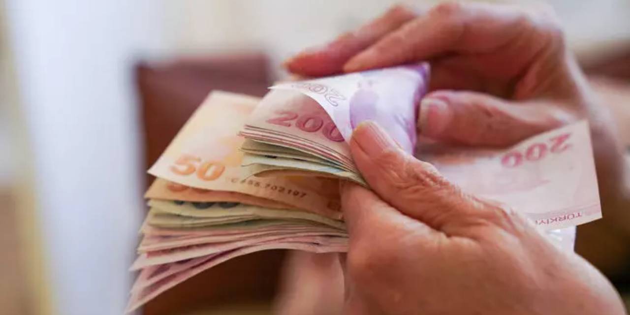 Emeklilikte prim ve yaş şartları değişti: SGK yeni listeyi paylaştı