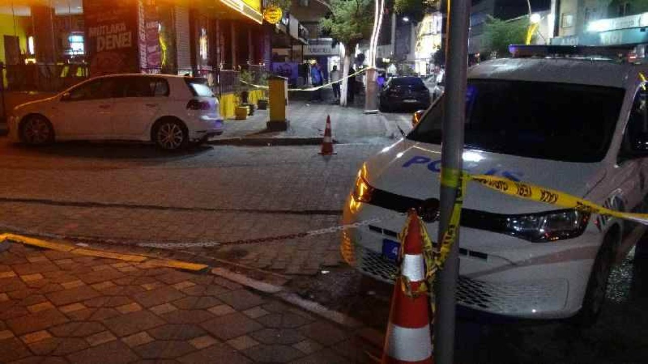 Kocaeli'de cadde ortasında silahlı çatışma: 2 yaralı