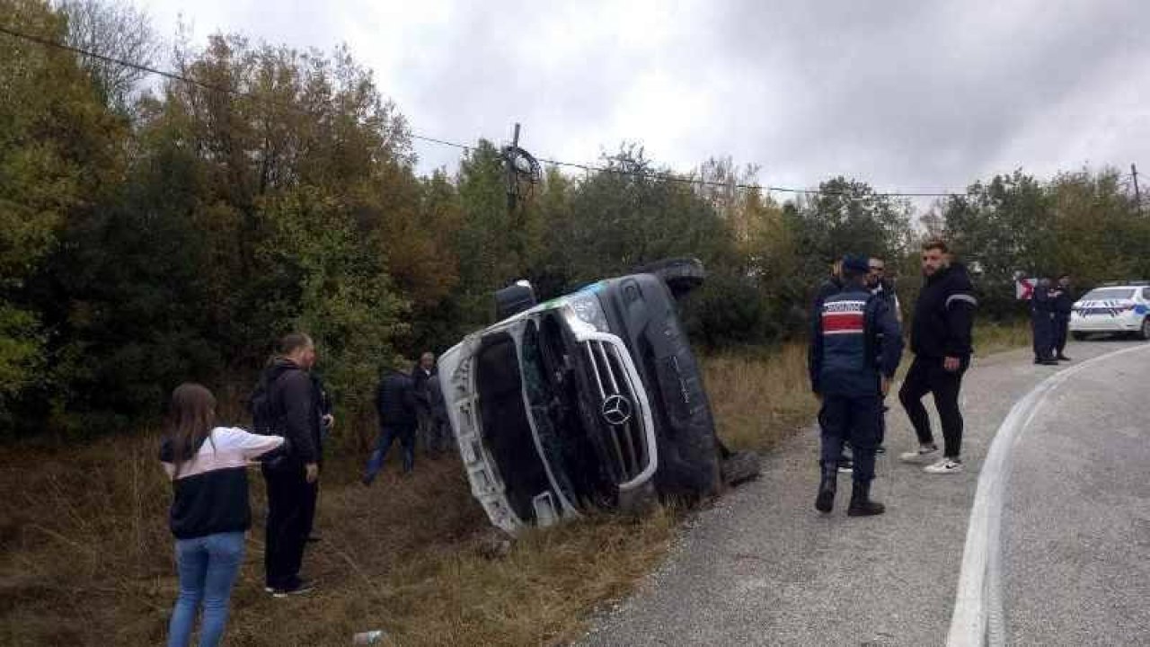 Tekirdağ'da yolcu minibüsü devrildi: 16 kişi yaralandı