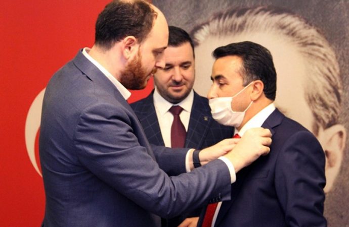 Saadet Partisi’nde istifa depremi!