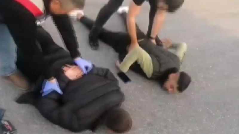 Sosyal medyadan silah satanlara operasyon: Mini cephanelik ele geçirildi