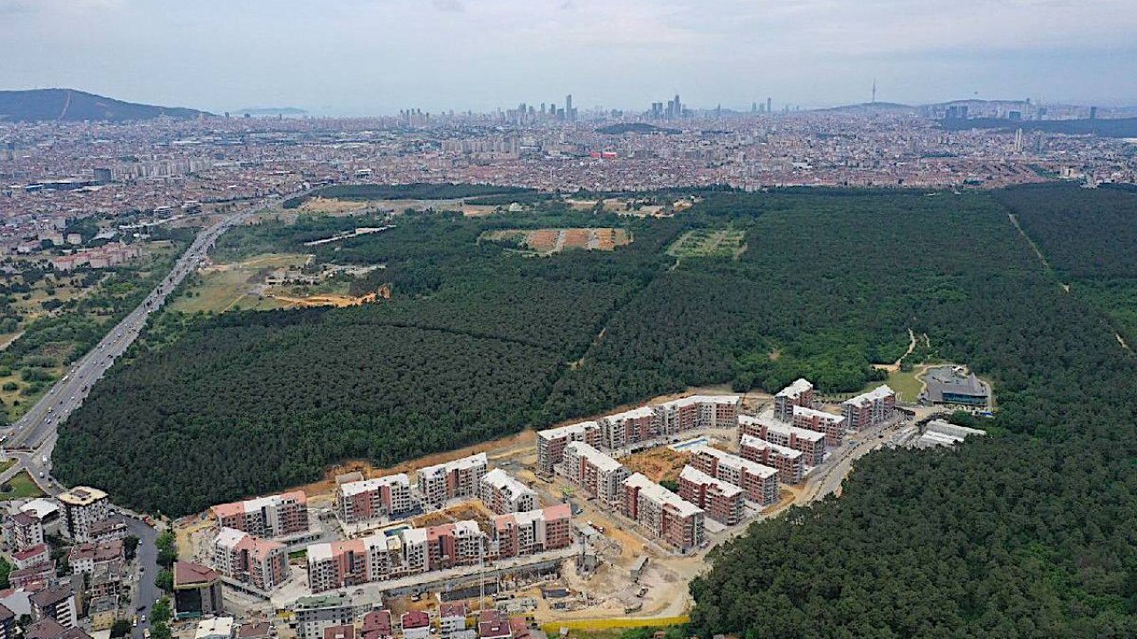 İBB: 10 bin futbol sahası büyüklüğünde alan lüks konutlara açıldı