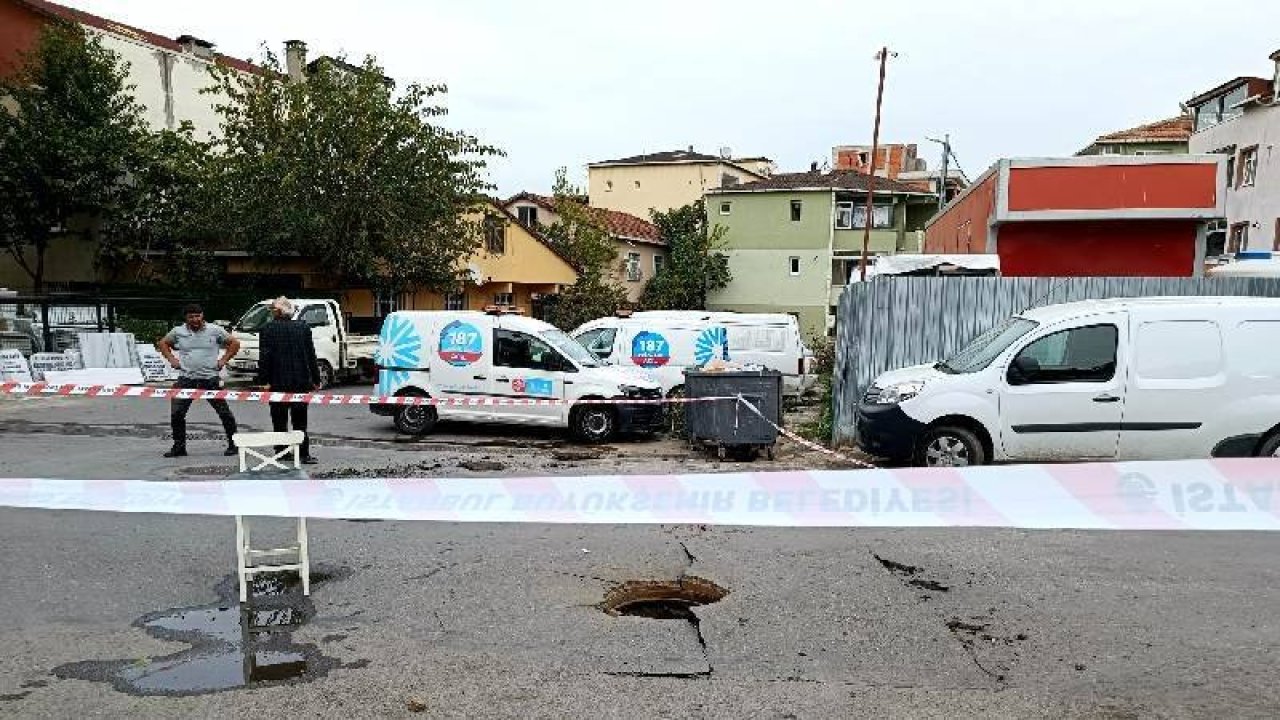 Ümraniye'de yer altındaki kablolar kaynaklı patlama: Rögar kapağı fırladı, yolda göçük oluştu