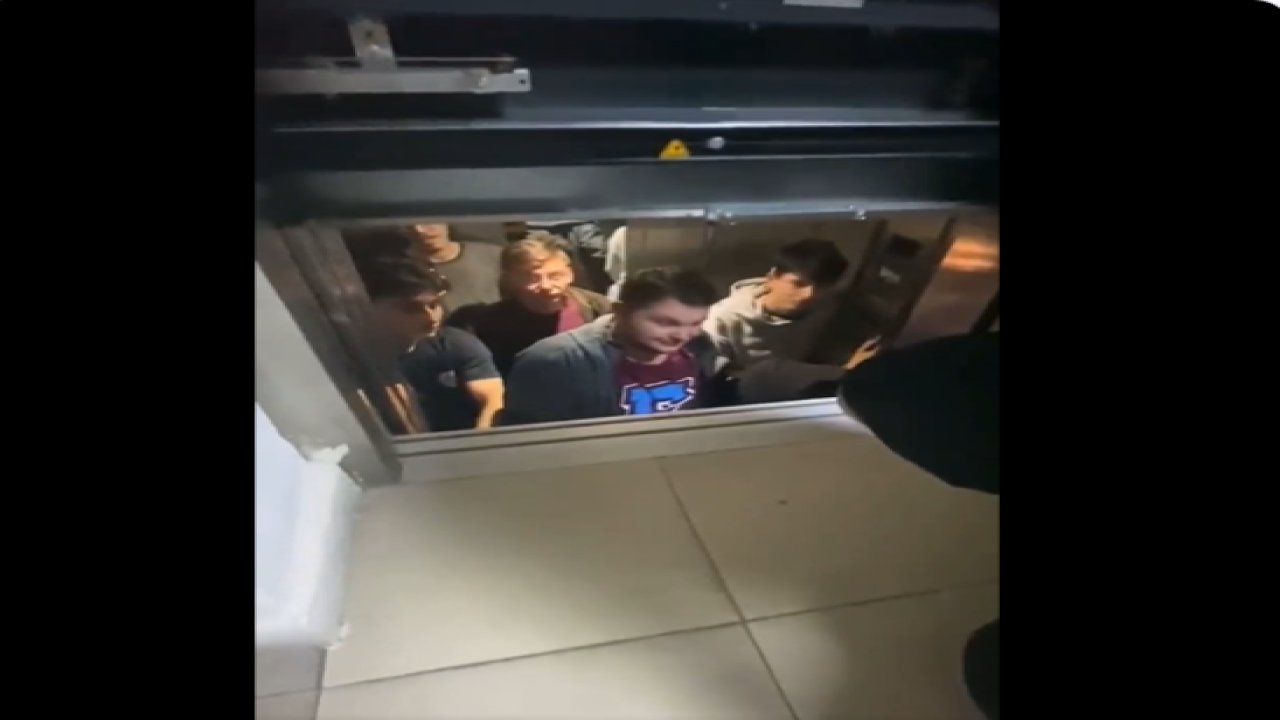 Yine devlet yurdu yine asansör düşmesi: Öğrenciler kat arasında kaldı