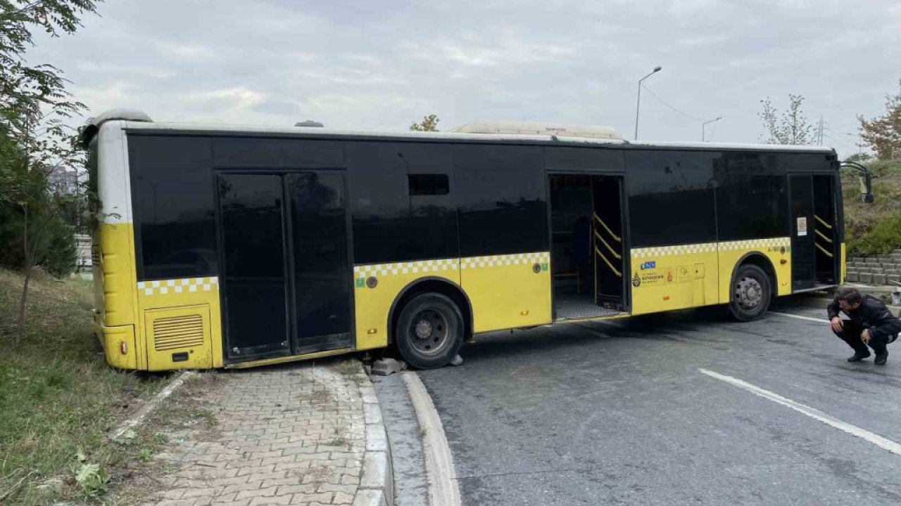 Başakşehir’de kontrolden çıkan İETT otobüsü kaza yaptı