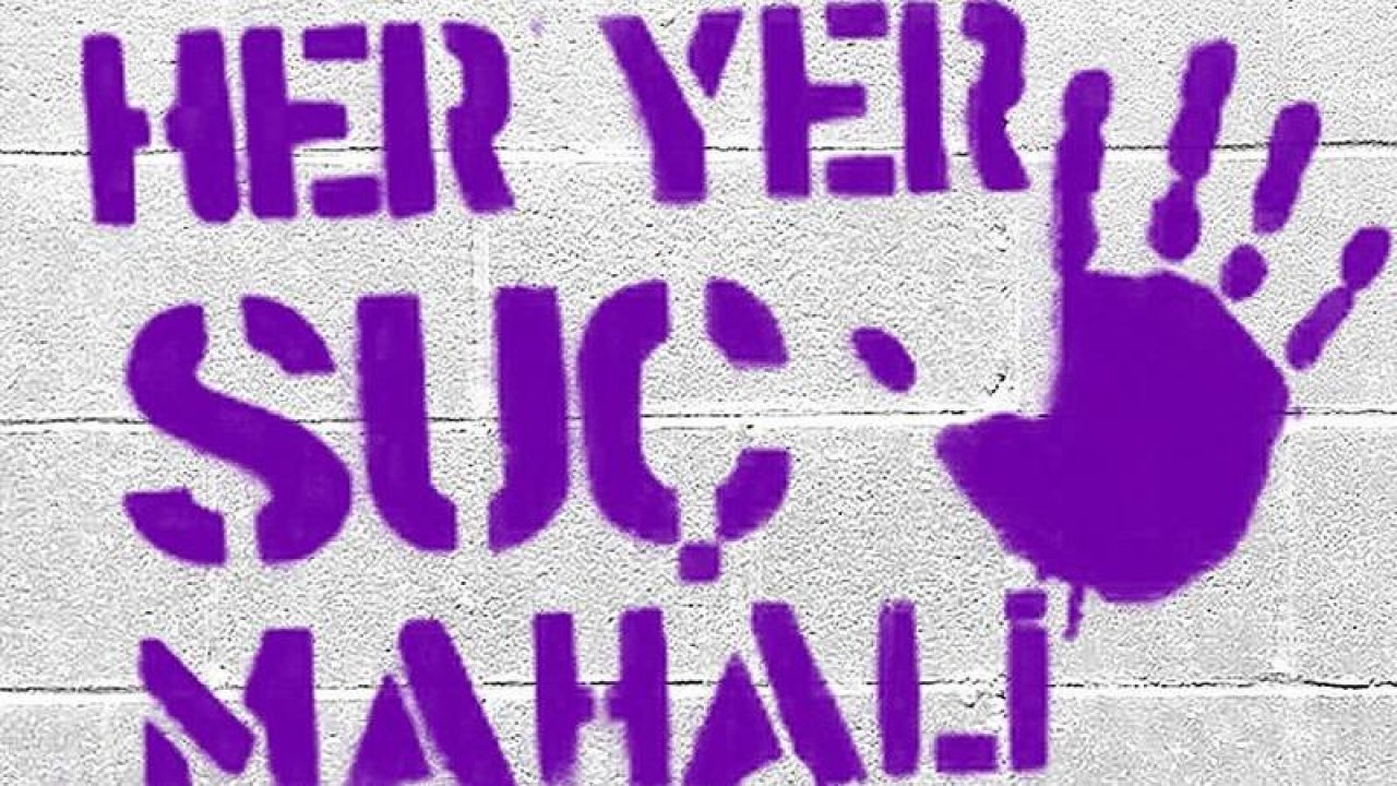 İzmir'de bir kadın, boşanma aşamasında olduğu eşi tarafından adliye önünde bıçaklandı