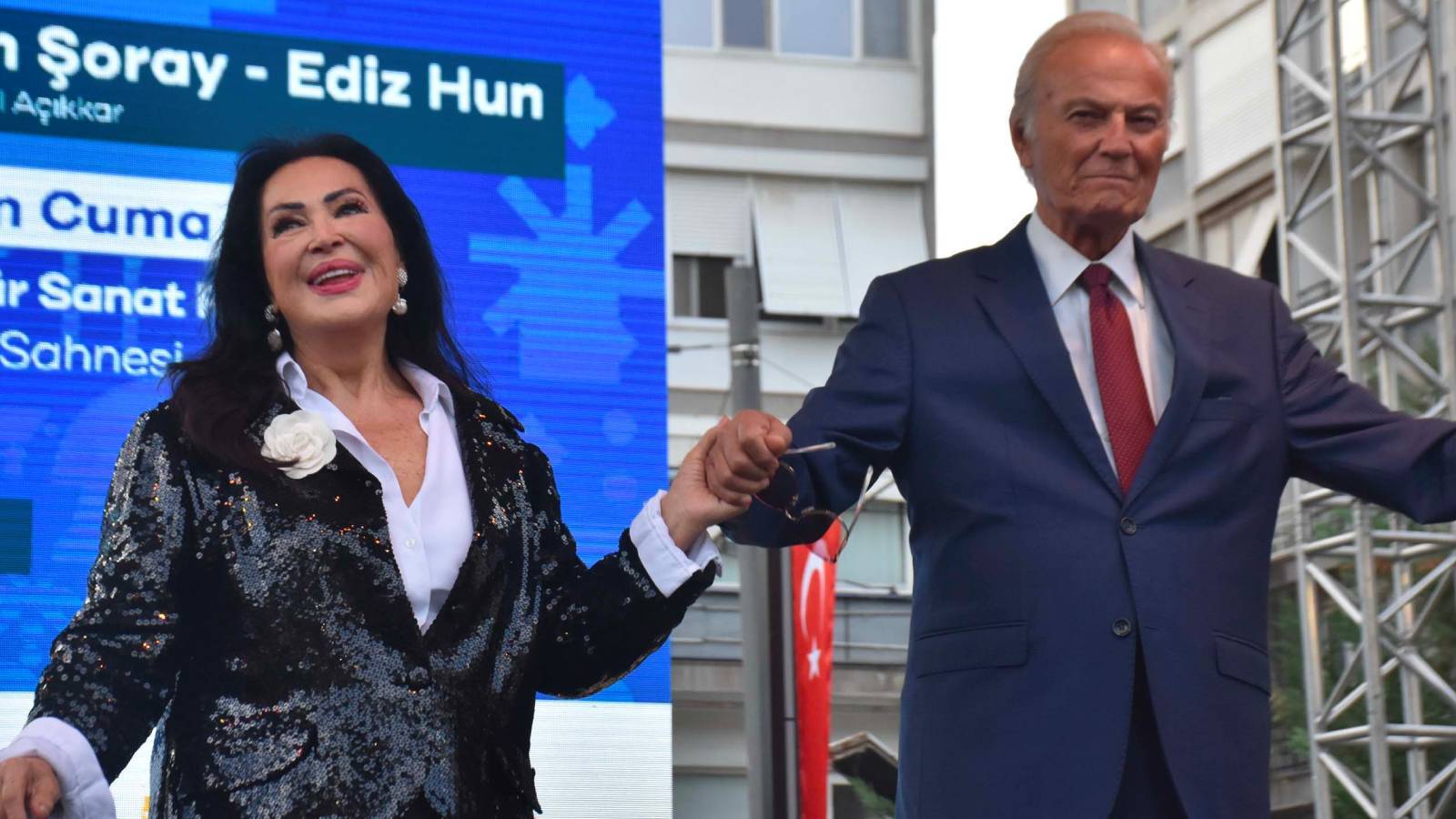 Türkan Şoray ve Ediz Hun, yıllar sonra bir arada