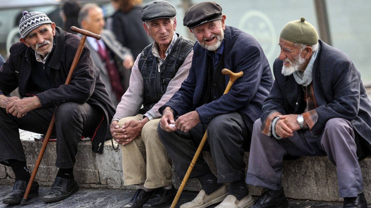 Bin TL'ye muhtaç emekli ordusu büyüyor