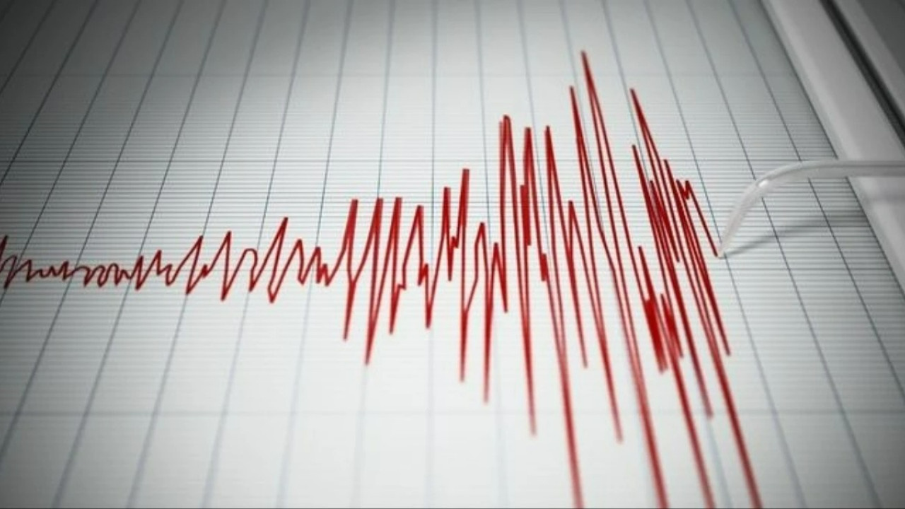 Çanakkale açıklarında gece yarısı 4 büyüklüğünde deprem oldu