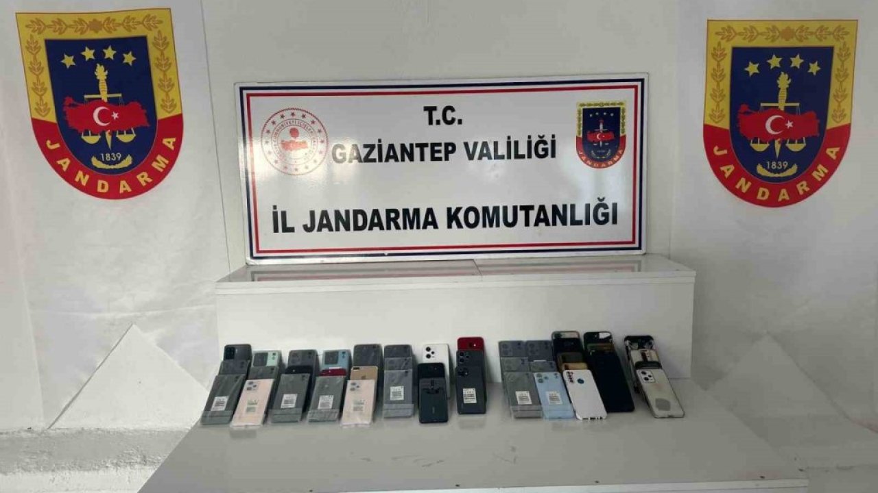 Gaziantep’te 867 bin TL değerinde kaçak telefon ele geçirildi