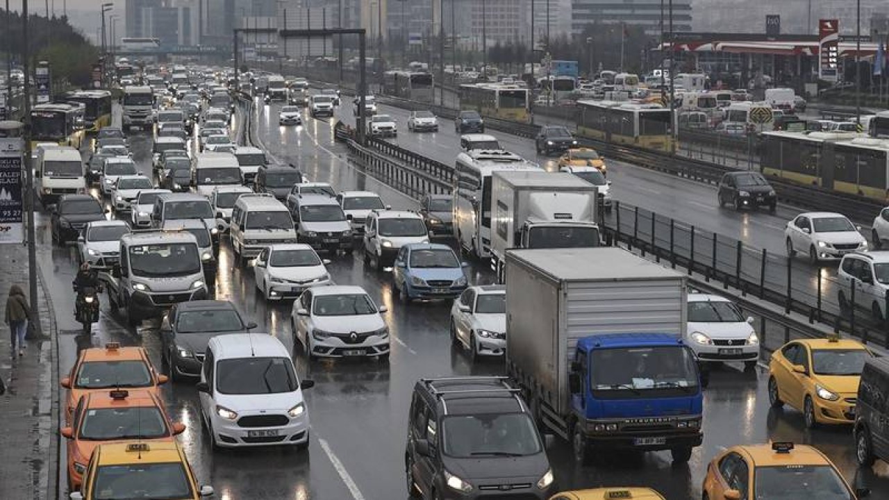 İstanbul'da trafik yoğunluğu yüzde 74 oldu