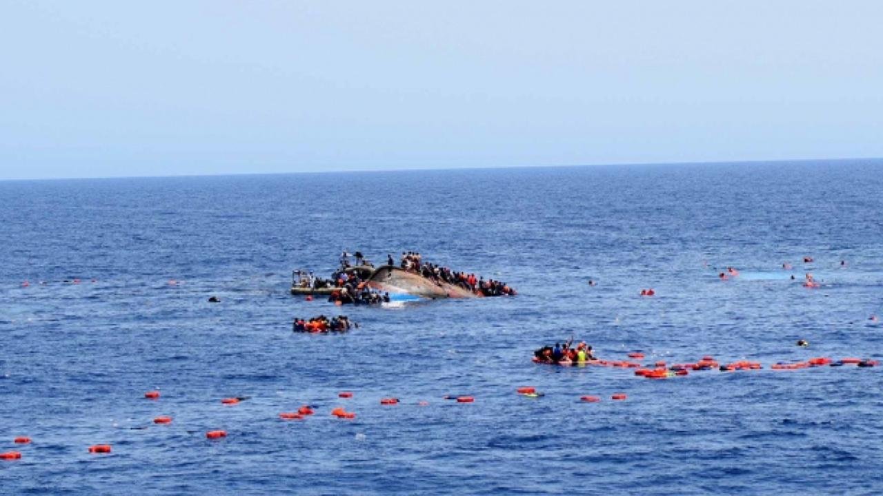 Nijerya'da yolcu taşıyan teknenin alabora olması sonucu 32 kişi hayatını kaybetti