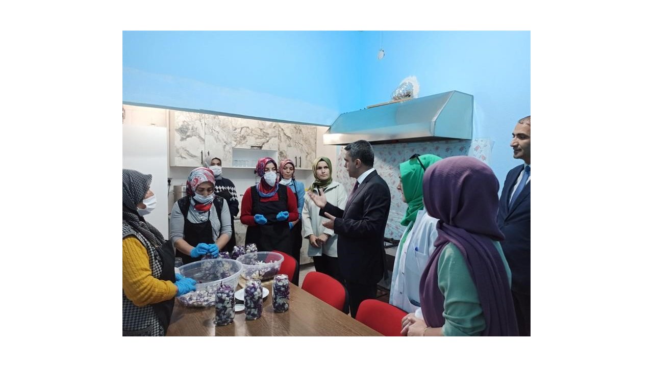 Karayazı’da kadınlardan örnek girişim
