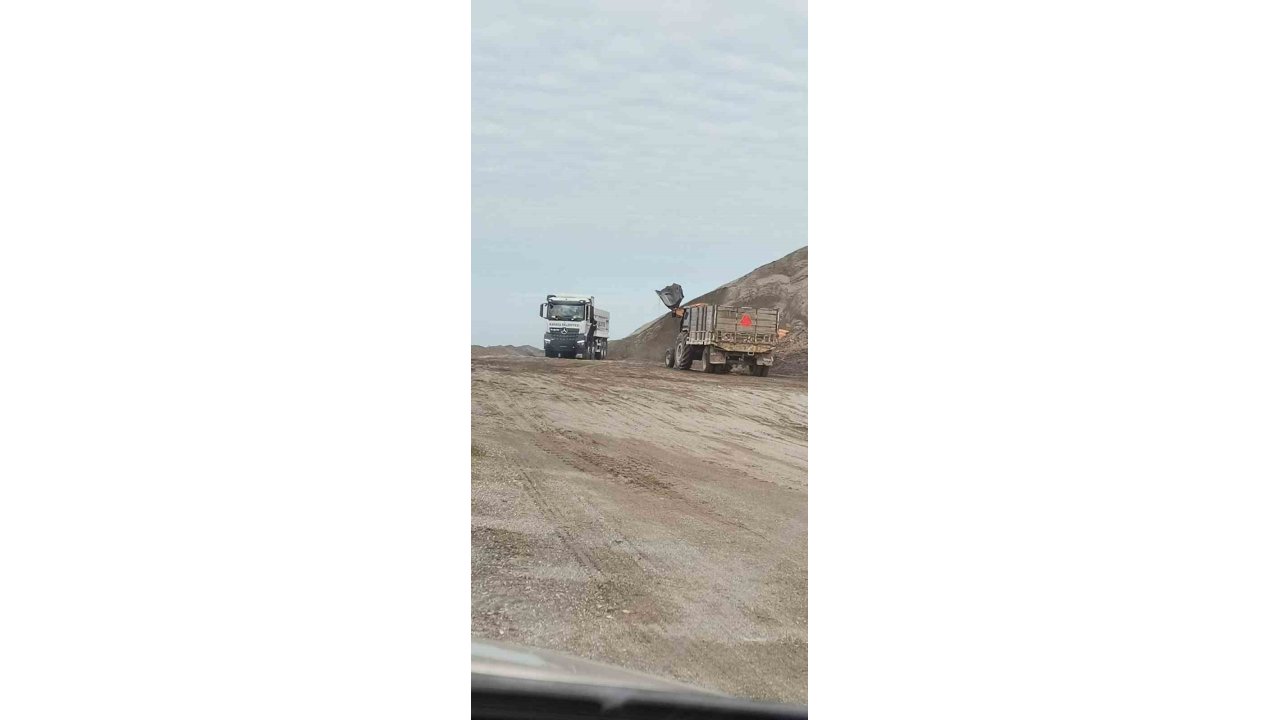 Belediyenin usulsüz kum taşıdığı iddiası valiliği harekete geçirdi