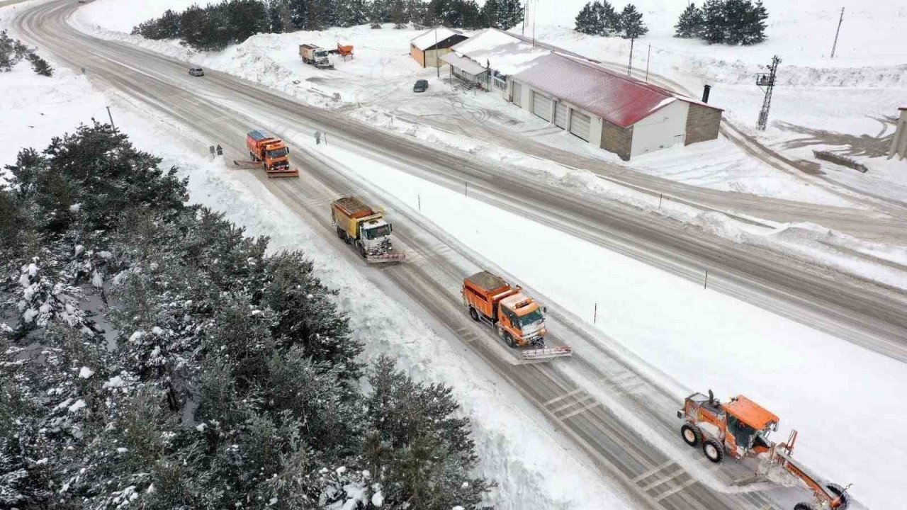Erzincan’da kardan 48 köy yolu ulaşıma kapandı