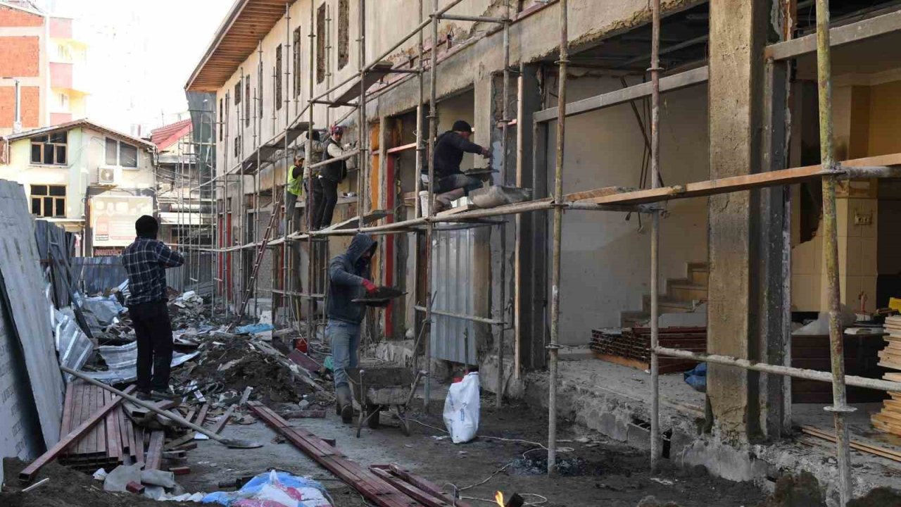 Tarihi Üzüm Pazarı’nda 4. etap restorasyon çalışmaları devam ediyor