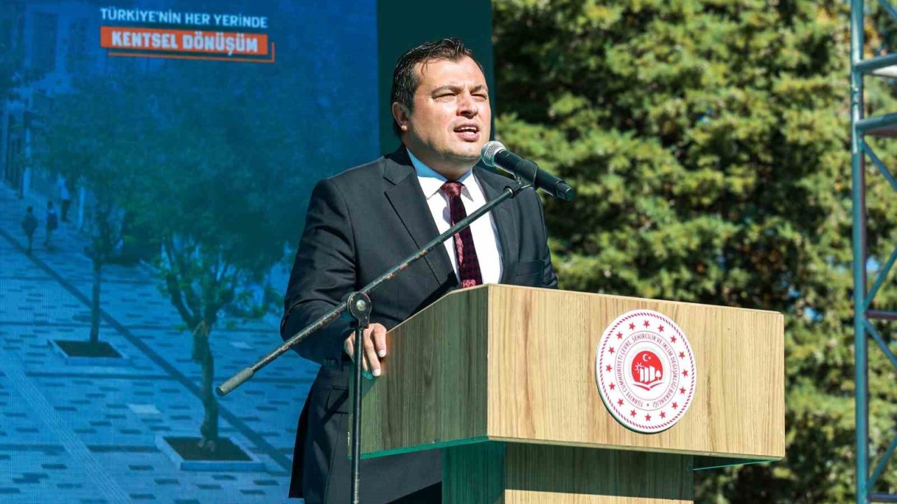 Uşak’ın kalbi modern yüzüne kavuştu