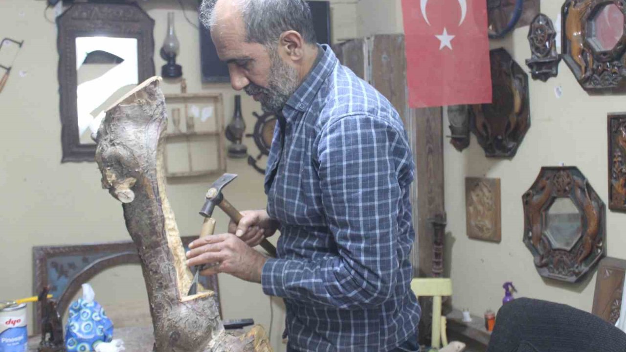 Ahşap, Temel Usta’nın elinde sanat eserine dönüşüyor