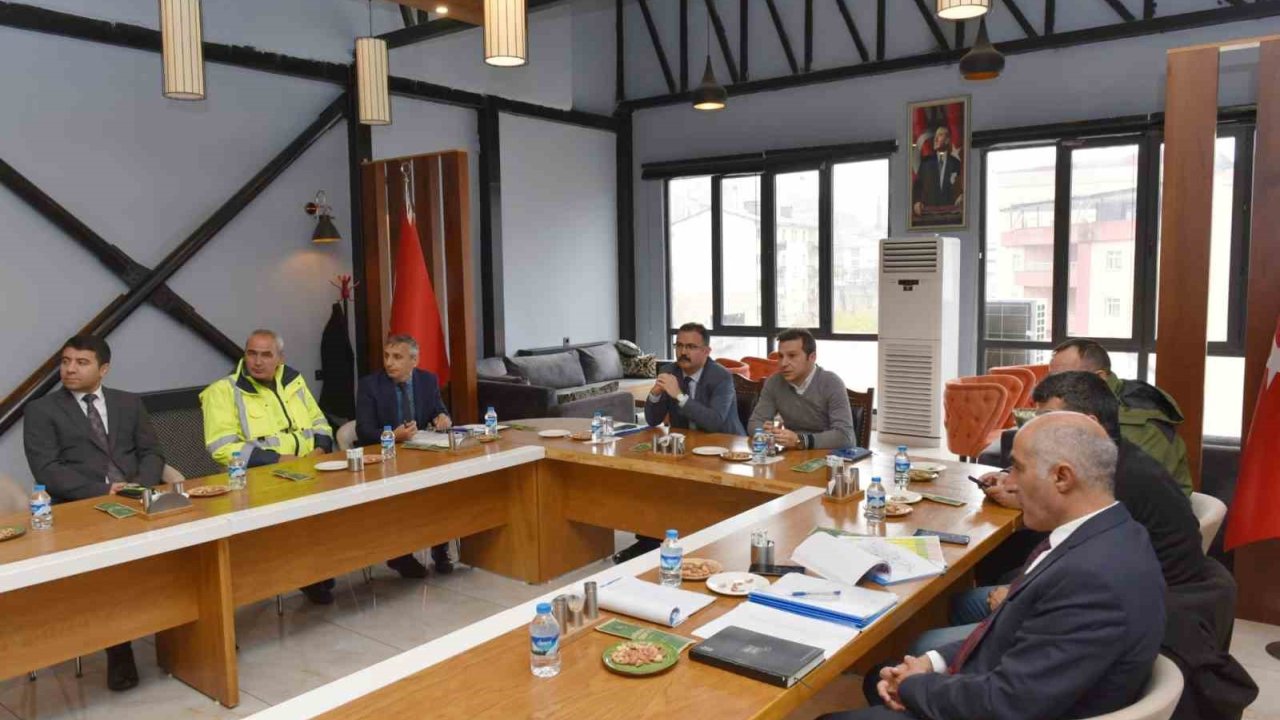 Şemdinli’de kar mücadele toplantısı yapıldı