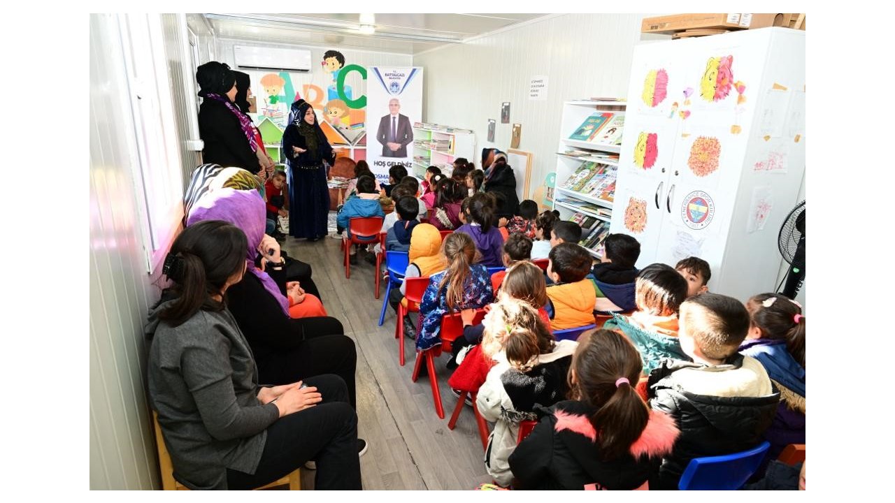 Battalgazi’de çocuklara masal dinletisi