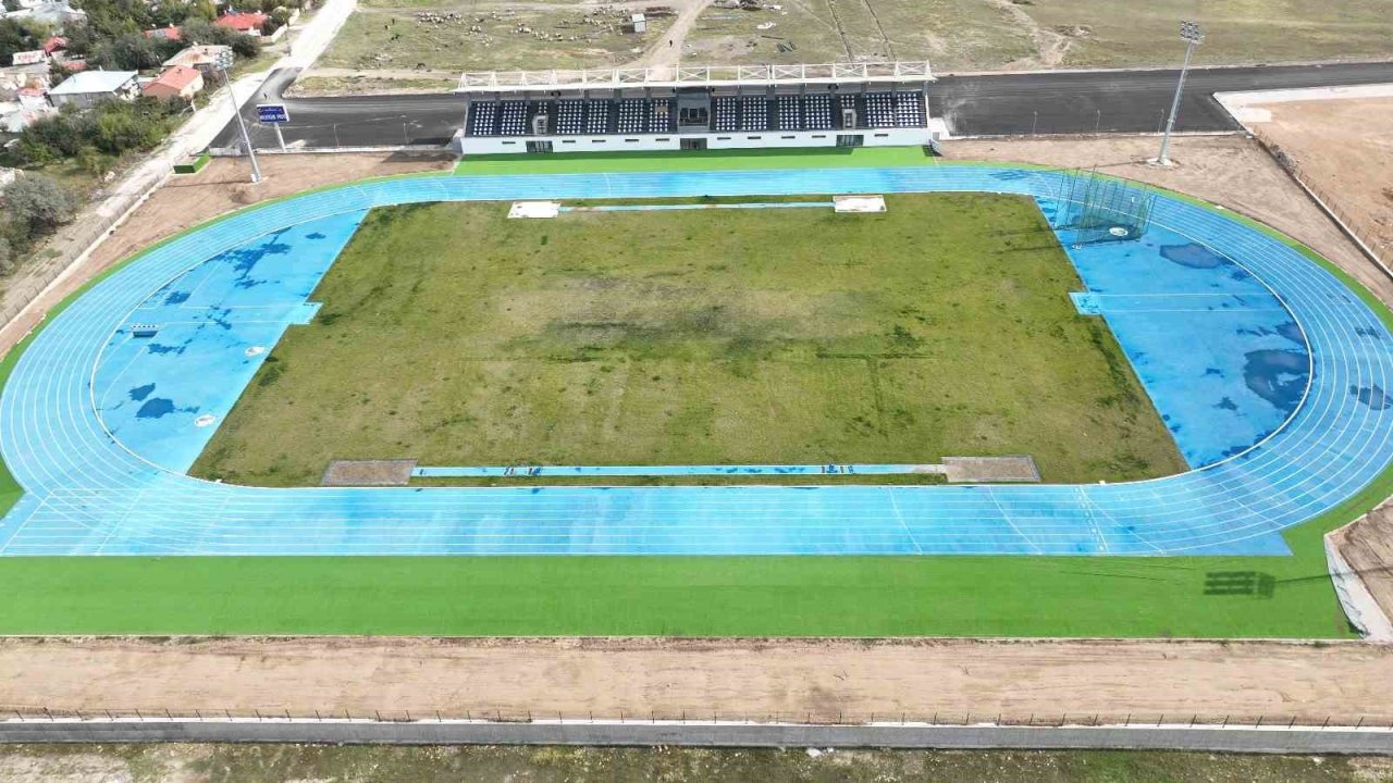 İpekyolu’nda 8 kulvarlı atletizm pisti hizmete açıldı