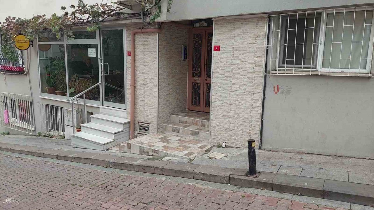 Beşiktaş’ta babasının kiracısını öldürdü, Fatih’te takside yakalandı