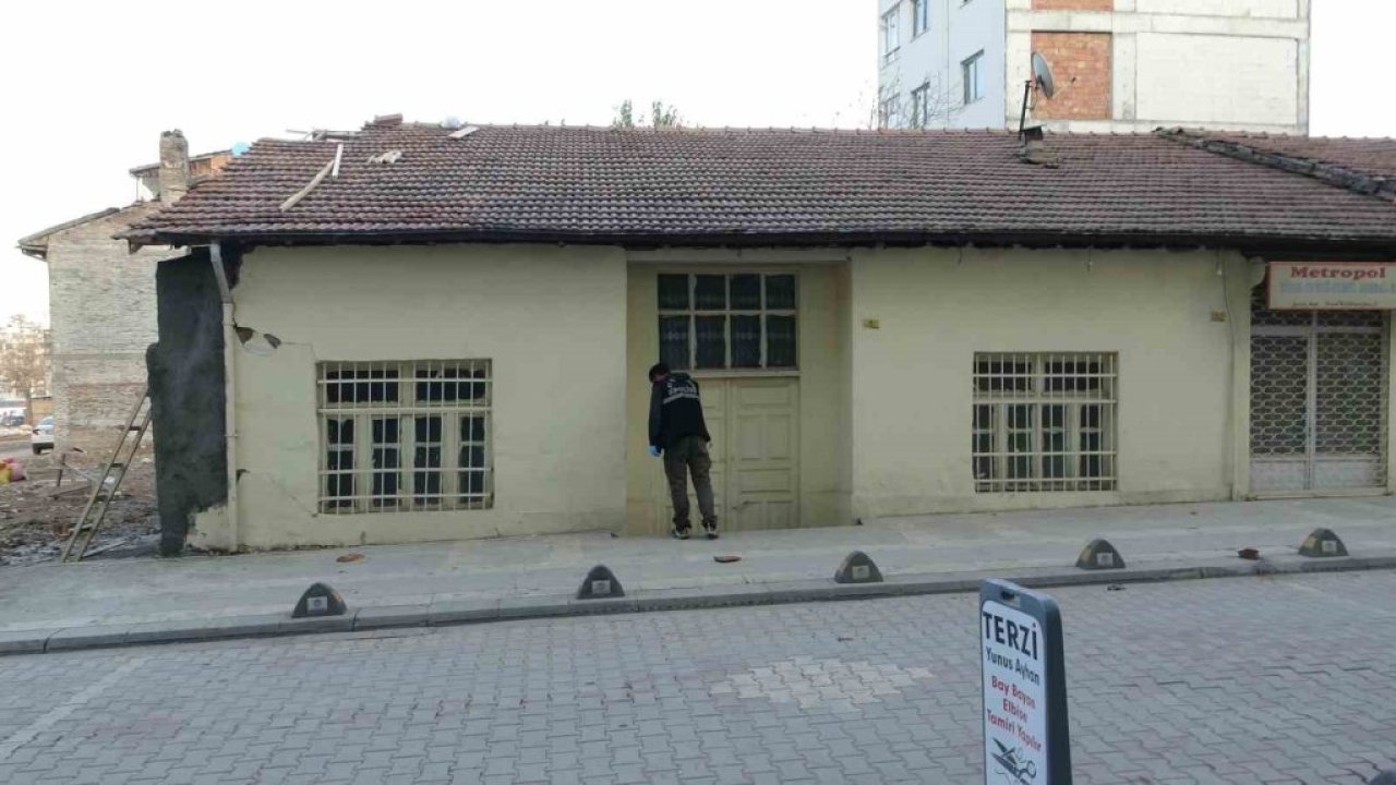 Evinin tadilatını yapan işçilere kurşun yağdırdı: 1'i ağır 2 kişi yaralandı