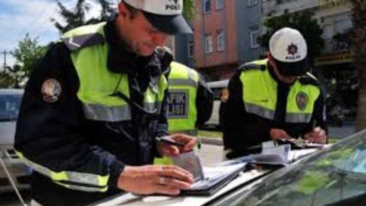 Sürücüler dikkat! Trafik cezalarında oran değişti, uymayan zamlı ödeyecek