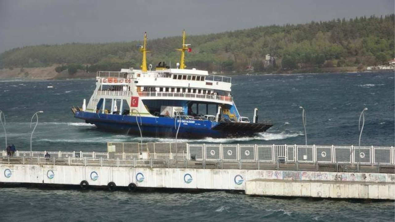 Bozcaada ve Gökçeada feribot seferlerine fırtına engeli