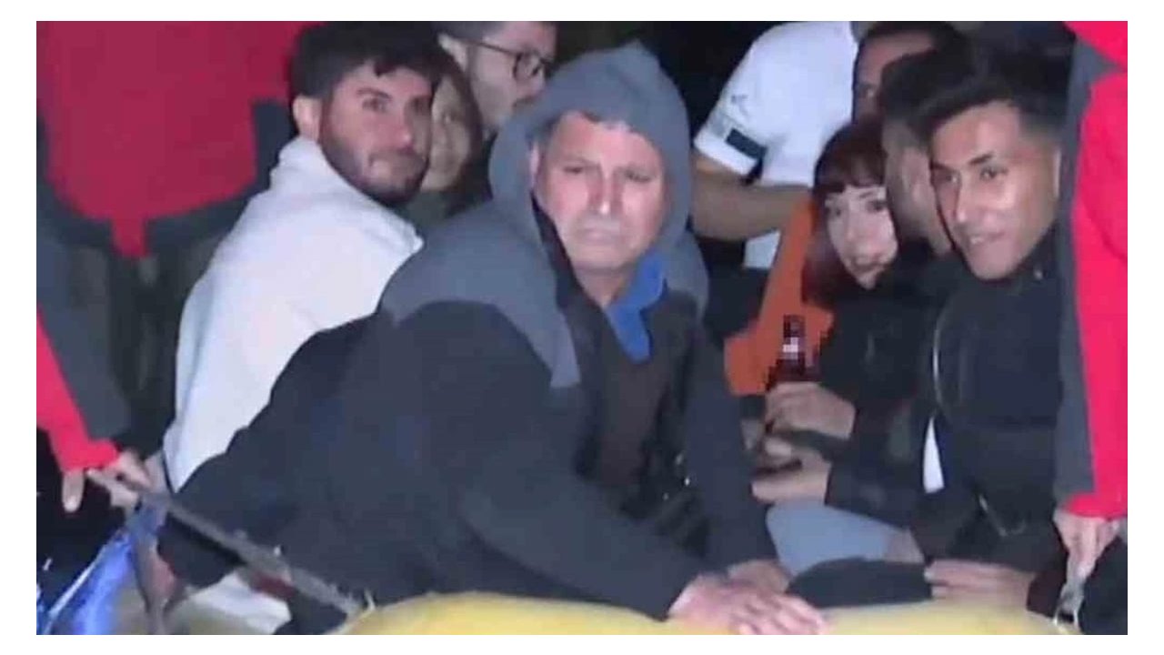 Lastik botla kurtarıldı! Şiddetli fırtına eğlence mekanında mahsur bıraktı