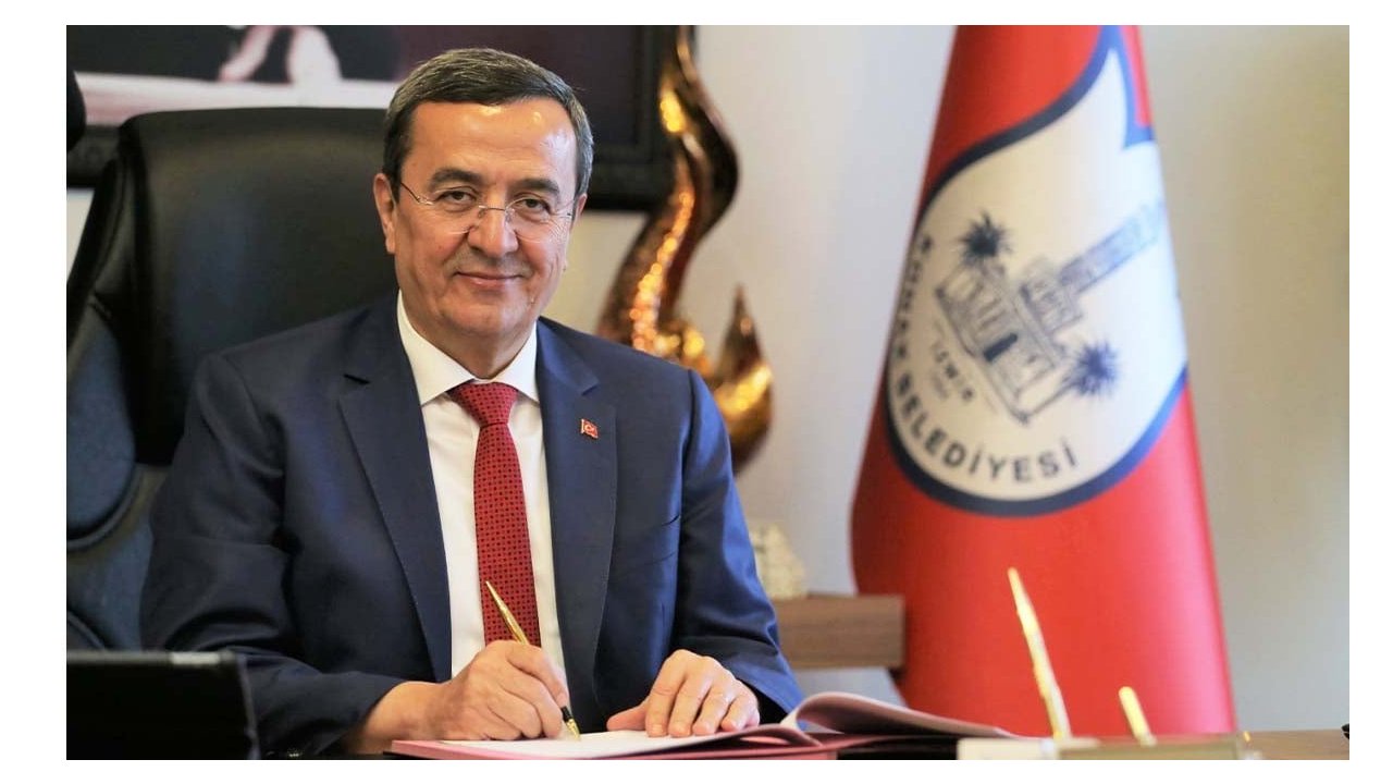 Başkan Batur, kadın çalışanlarının yanında