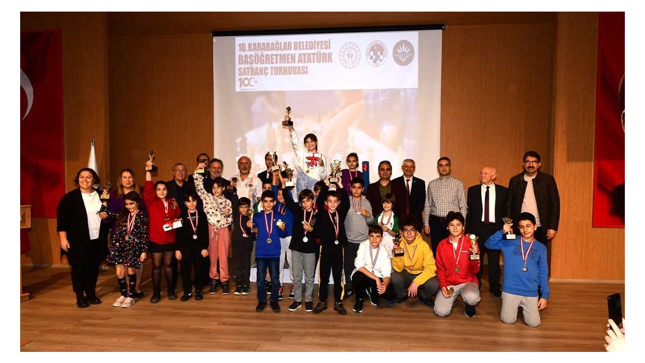 Geleceğin satranç ustaları ödüllerine kavuştu