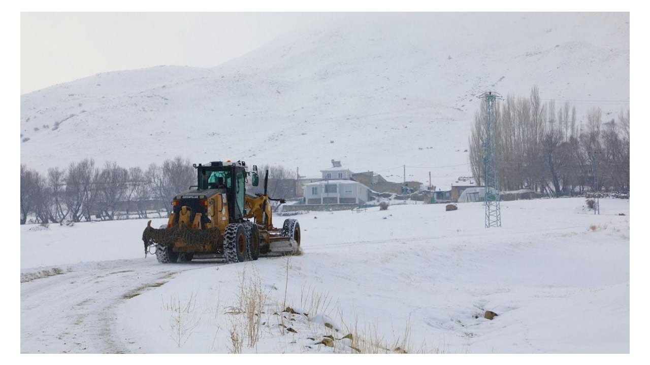 Sivas'ta 48 köye ulaşım kar nedeniyle kapandı