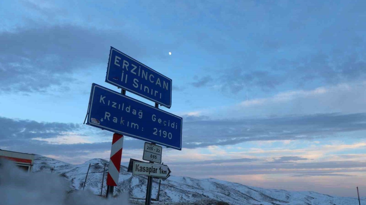 Erzincan’ın yüksek kesimlerinde kar yağışı etkili oldu