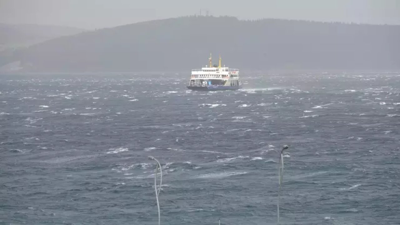 Gökçeada ve Bozcaada'ya yarın fırtına nedeniyle bazı feribot seferleri yapılamayacak