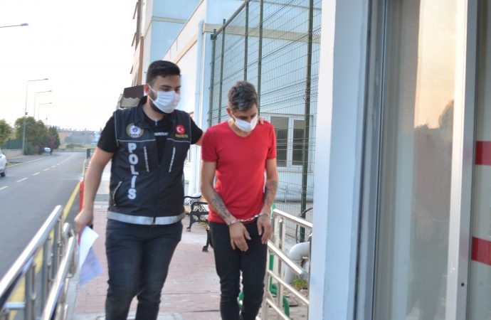 Adana’da uyuşturucu satıcılarına ‘şafak operasyonu’