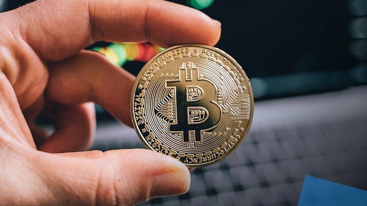 Bitcoin 18 ayın zirvesinde