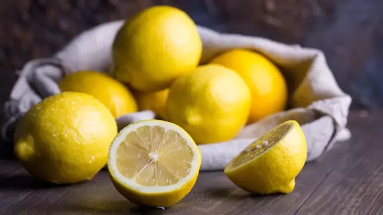 Zayıflamak için her şeyi denedim diyenler bunu atlamış! Zayıflamada en etkili formül: Limonla karıştırınca göb