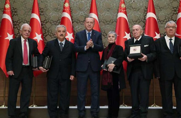 Artık ödülün sahibini de Erdoğan seçecek