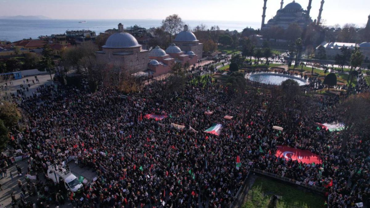 İnsan Hakları Günü'nde on binler Filistin’e destek için yürüdü