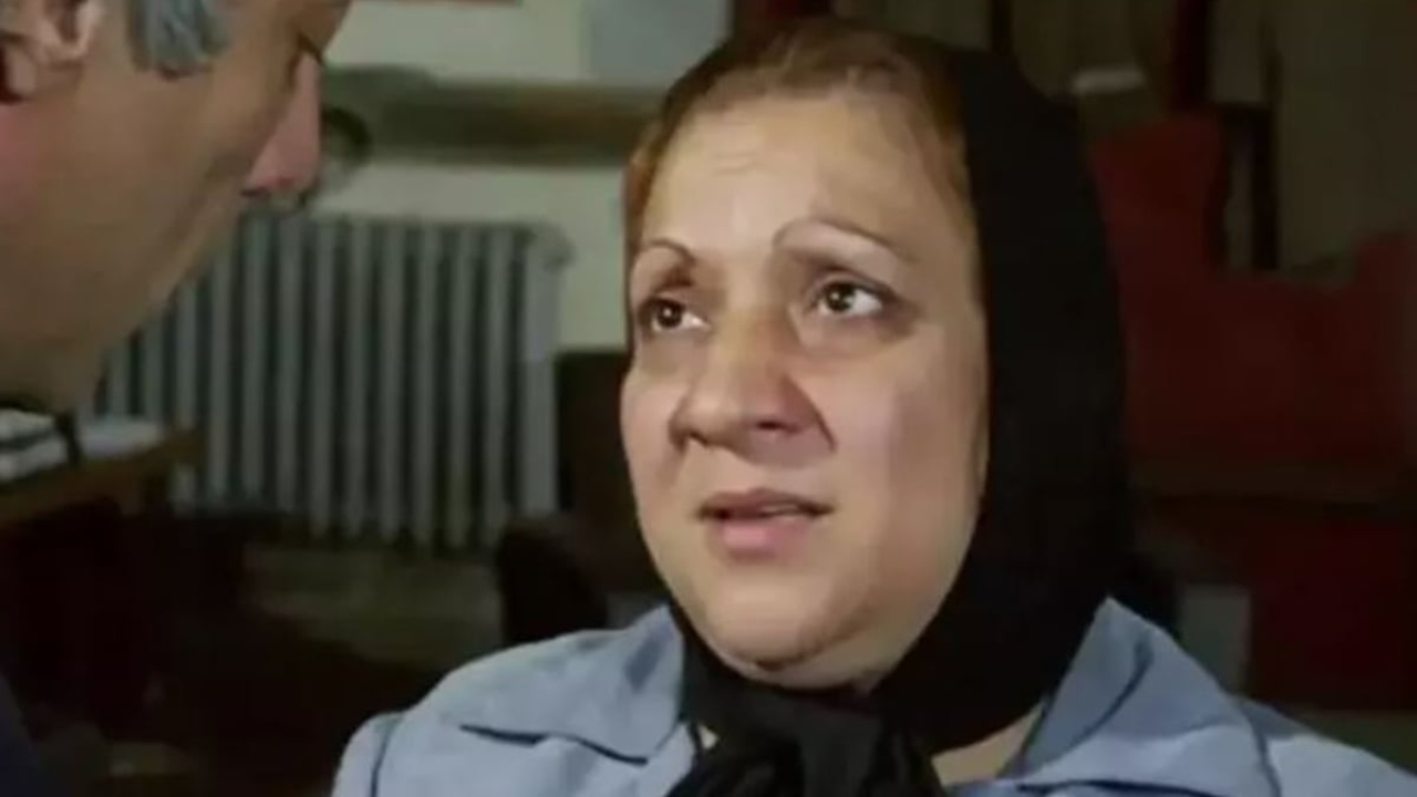 Yeşilçam'in iyi kalpli annesi Adile Naşit'in ilk eşi bakın kim çıktı? Meğer 32 yıl aşk yaşamışlar, o da ünlü o