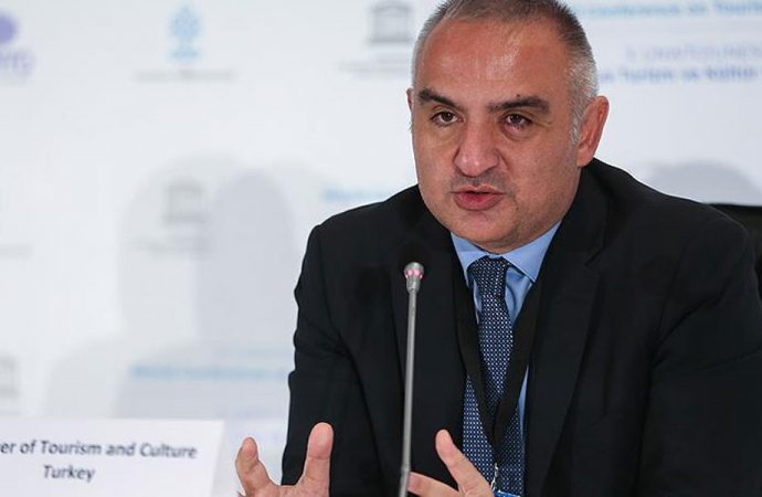 Turizm Bakanı Ersoy: Temmuz itibarıyla tesislerin hepsinin açılacağını düşünüyorum