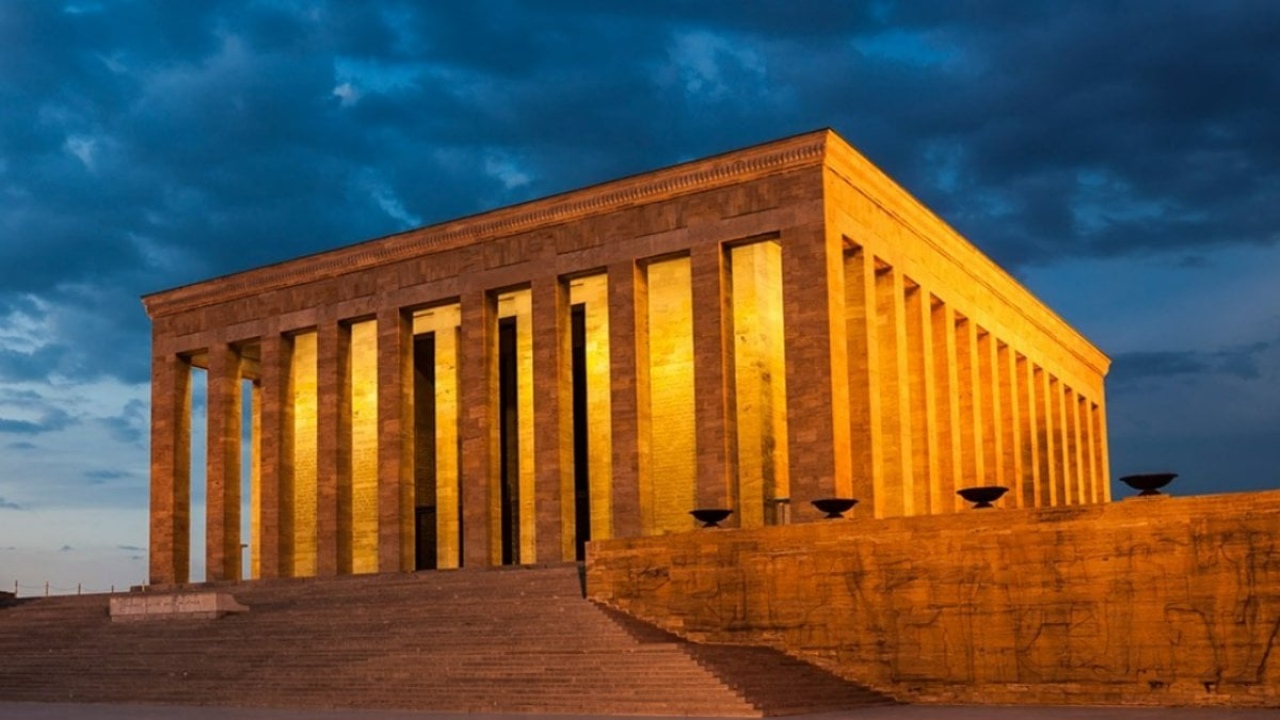 Anıtkabir'i Kim Yapmıştır: Türkiye'nin Büyük Atatürk Anıtı