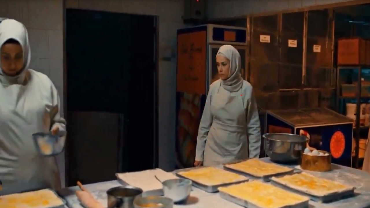 İşte Kızıl Goncalar dizisinin ceza almasına 'neden' olan sahnelerden biri