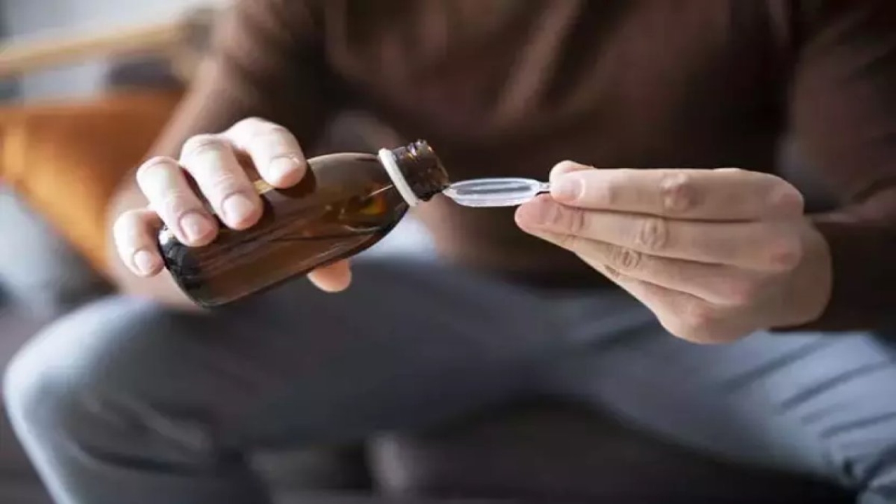 En inatçı öksürükte bile etki ediyor! Evde doğal öksürük şurubu yapımı: Sadece iki malzemeyle