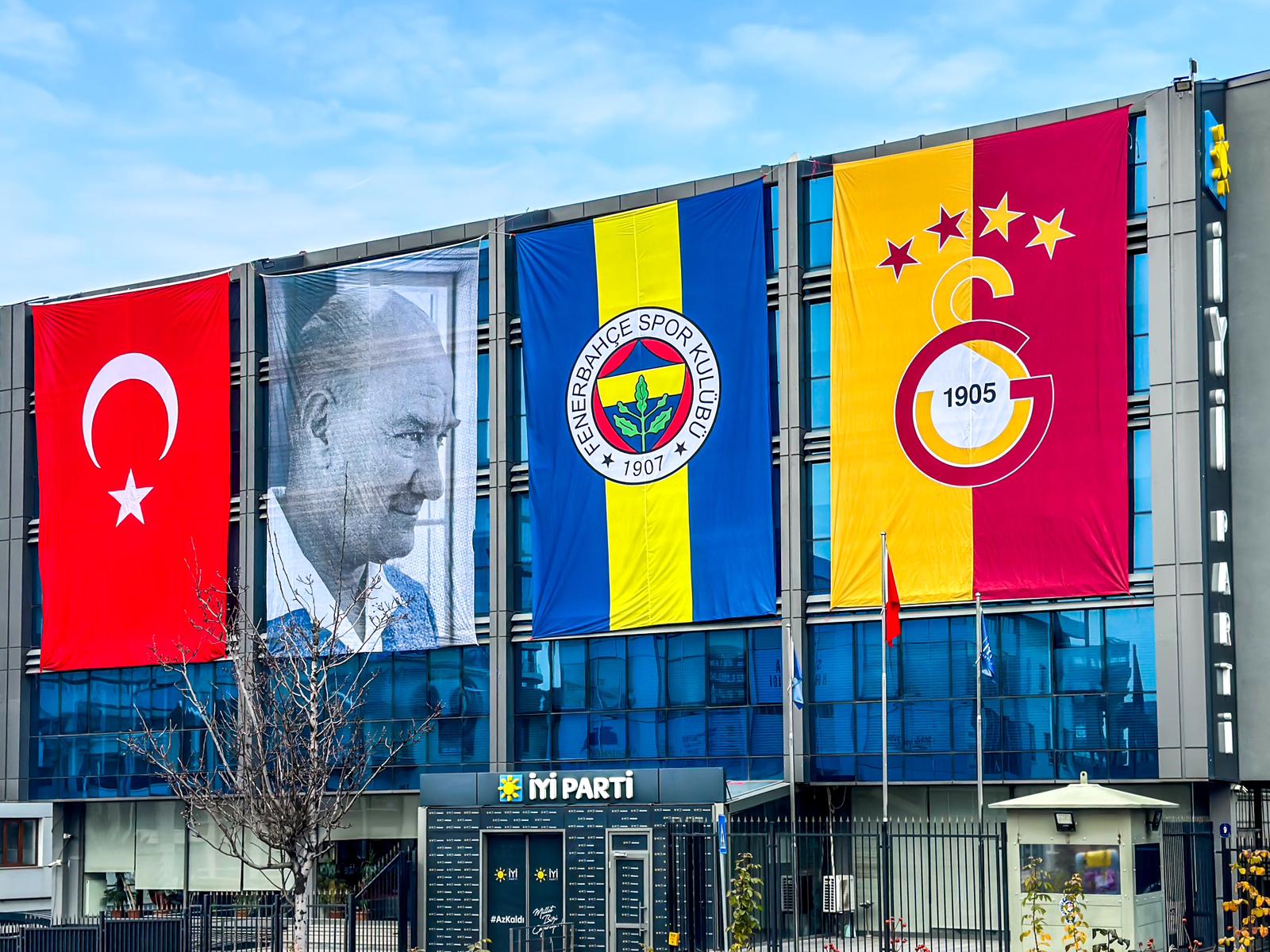 İYİ Parti'den Süper Kupa finali skandalı sonrası Fenerbahçe ve Galatasaray'a destek!