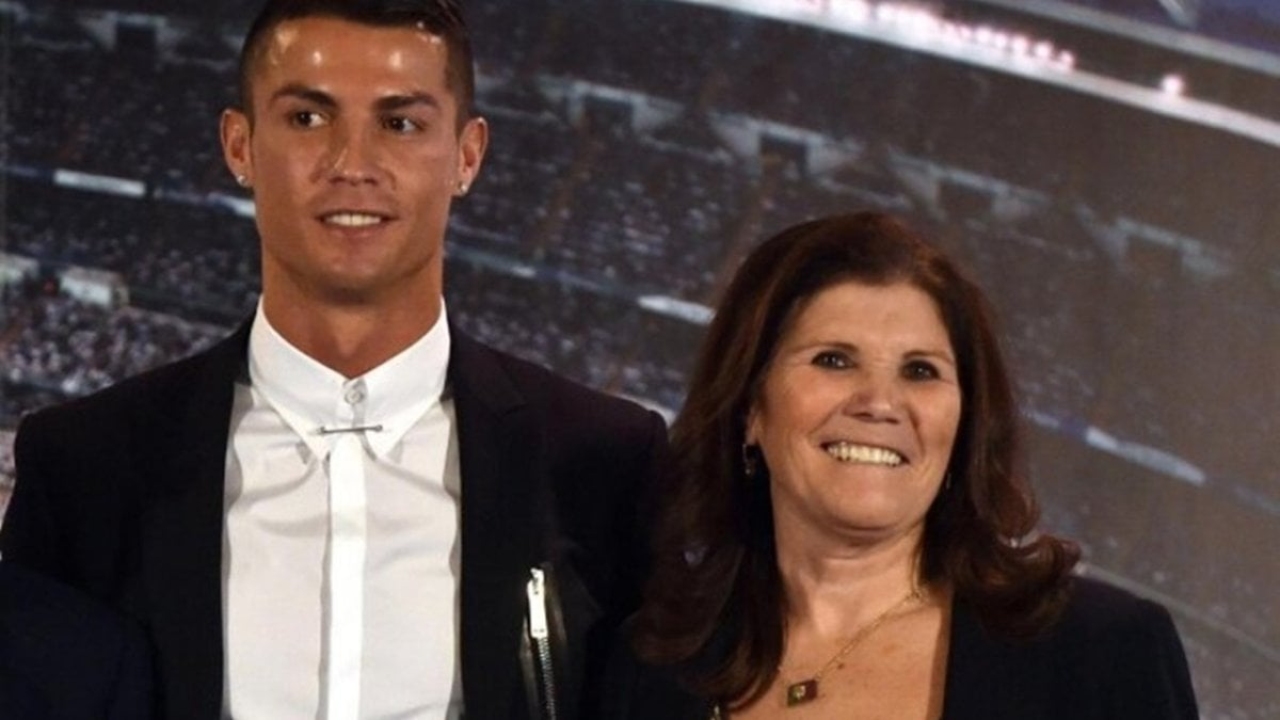 Ronaldo'dan annesine servet değerinde yılbaşı hediyesi! Annesi gözyaşlarına boğuldu