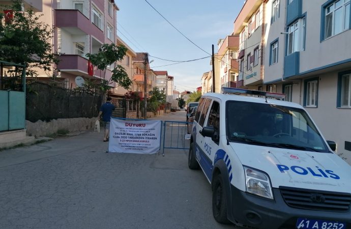 Kocaeli'de bir sokak karantinaya alındı 