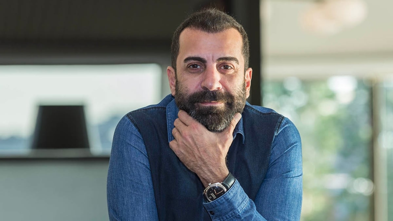 Emre Karayel'den kahreden haber! Hayranları yasta...