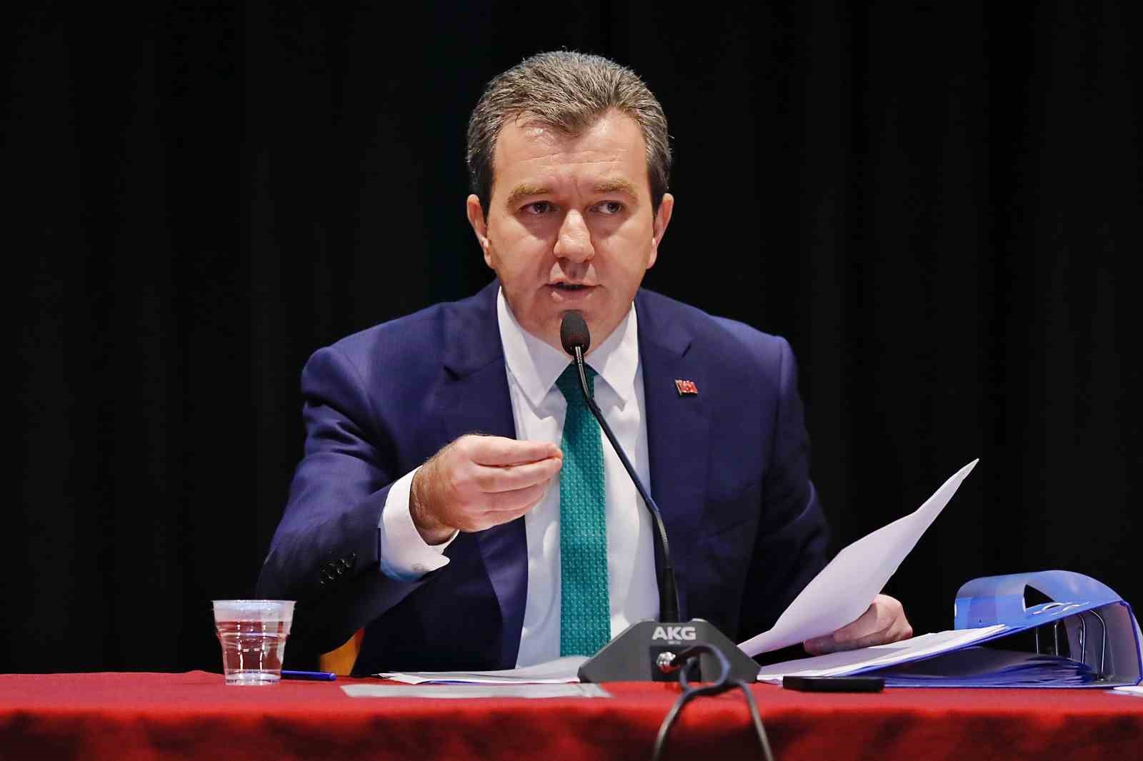 Bakan Koştu: 